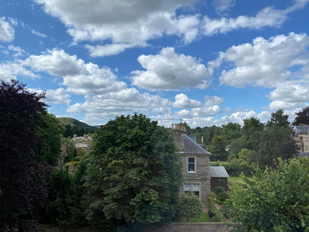 Claremont House Bed & Breakfast เอดินบะระ ภายนอก รูปภาพ