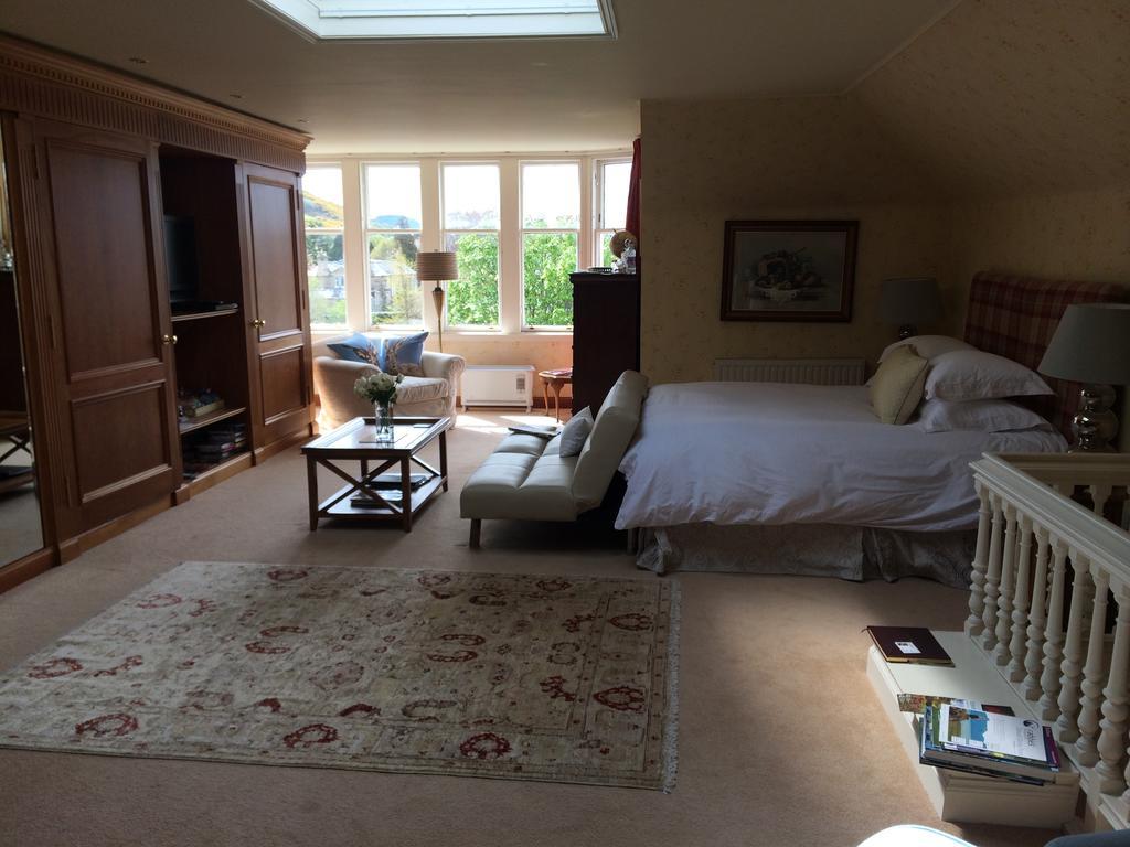 Claremont House Bed & Breakfast เอดินบะระ ภายนอก รูปภาพ