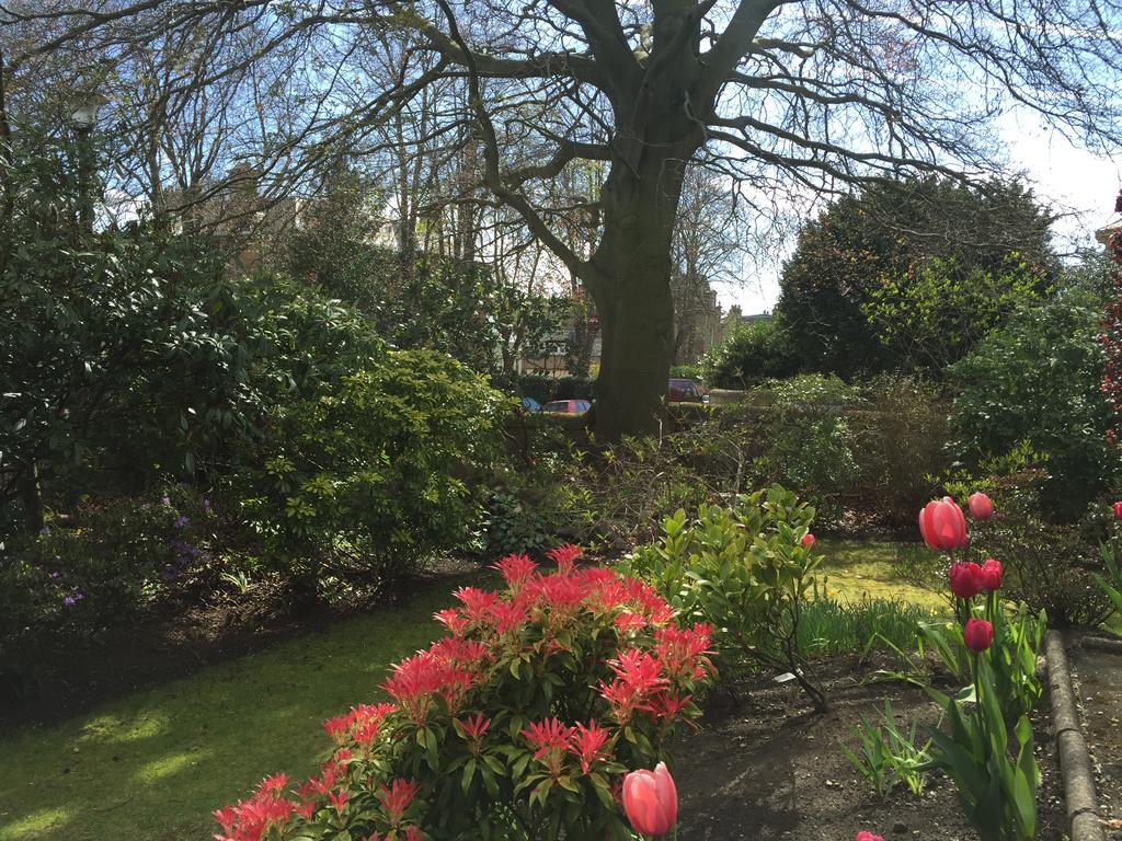 Claremont House Bed & Breakfast เอดินบะระ ภายนอก รูปภาพ